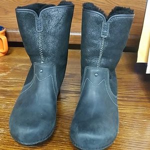 Dansko faux fur lined boots.